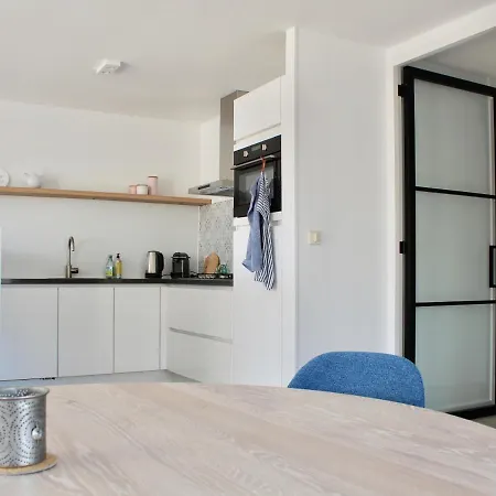 Blue Whales Apartmán *